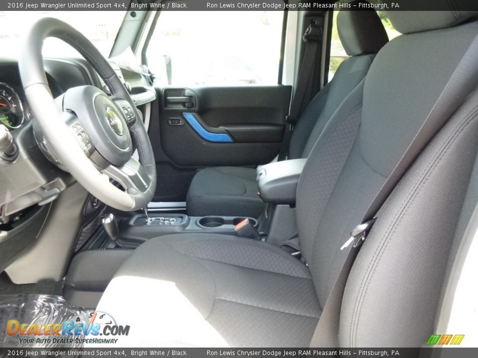 2016 Jeep Wrangler Unlimited Sport 4x4 Bright White / Black Photo #11