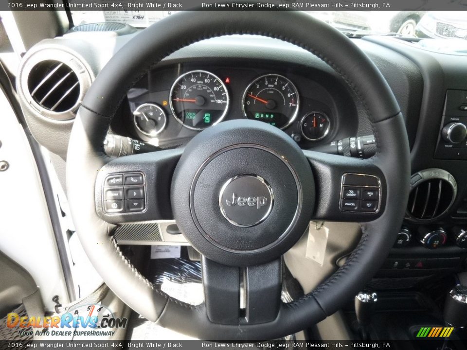 2016 Jeep Wrangler Unlimited Sport 4x4 Bright White / Black Photo #16