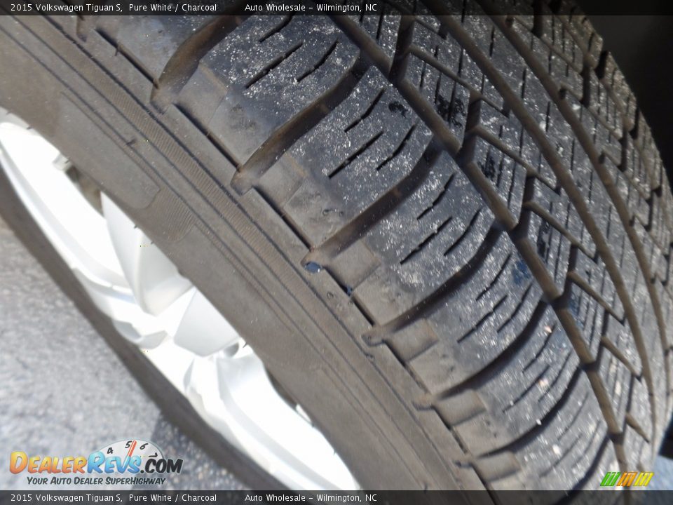 2015 Volkswagen Tiguan S Pure White / Charcoal Photo #9