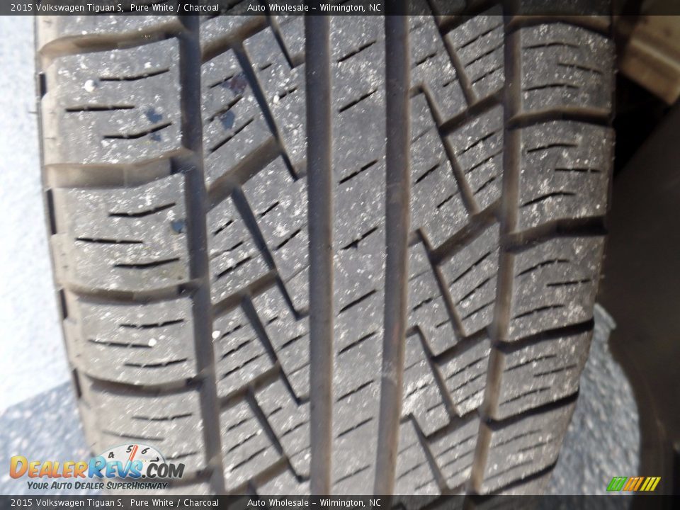 2015 Volkswagen Tiguan S Pure White / Charcoal Photo #10