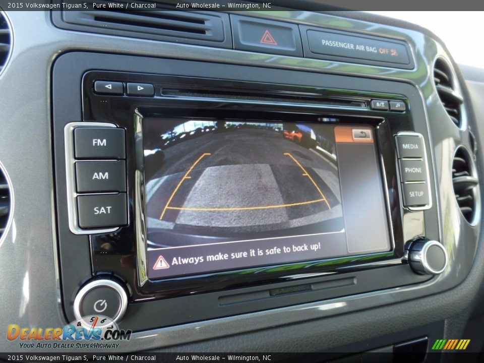 2015 Volkswagen Tiguan S Pure White / Charcoal Photo #18