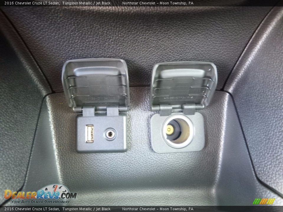 2016 Chevrolet Cruze LT Sedan Tungsten Metallic / Jet Black Photo #18