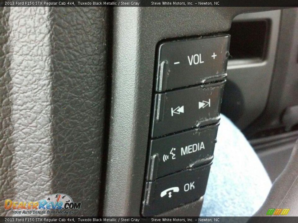 2013 Ford F150 STX Regular Cab 4x4 Tuxedo Black Metallic / Steel Gray Photo #14