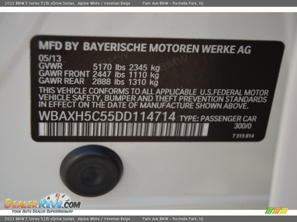 2013 BMW 5 Series 528i xDrive Sedan Alpine White / Venetian Beige Photo #11