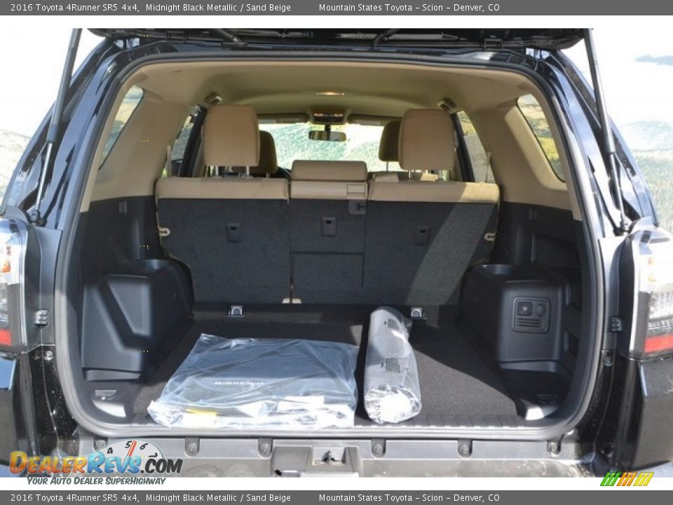 2016 Toyota 4Runner SR5 4x4 Midnight Black Metallic / Sand Beige Photo #8