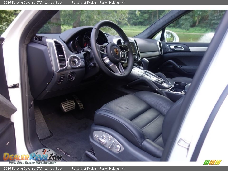 Black Interior - 2016 Porsche Cayenne GTS Photo #10
