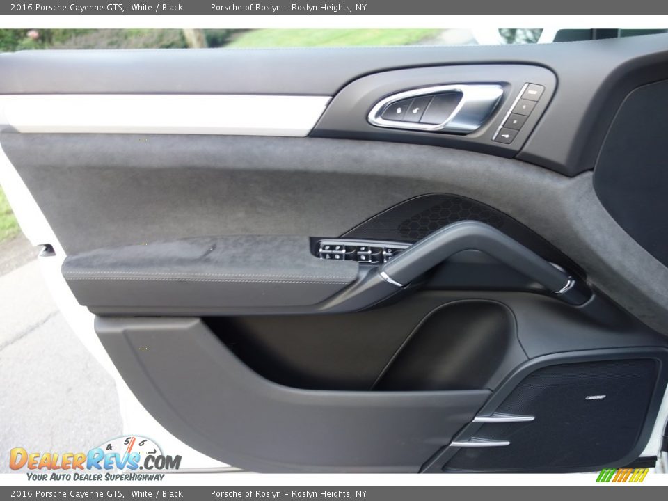 Door Panel of 2016 Porsche Cayenne GTS Photo #12