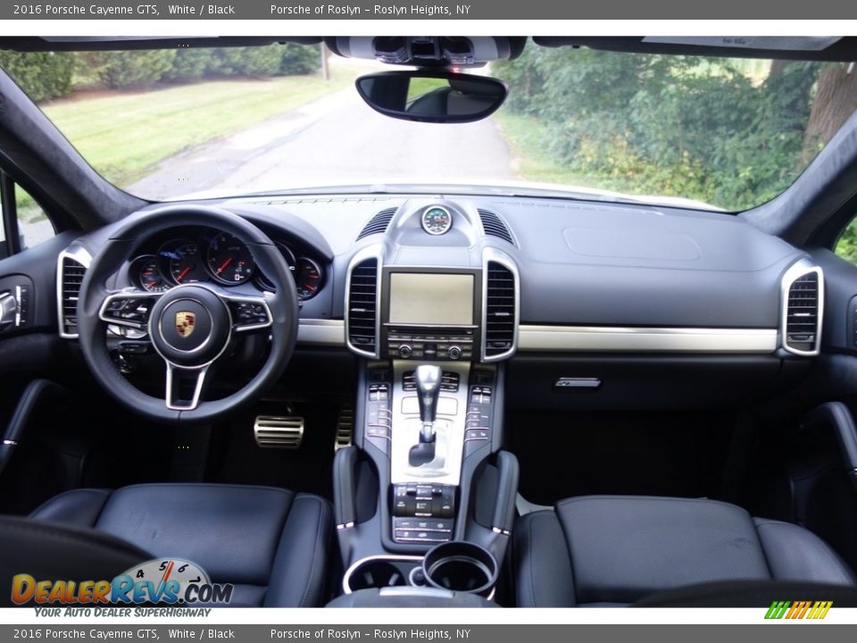 Dashboard of 2016 Porsche Cayenne GTS Photo #14