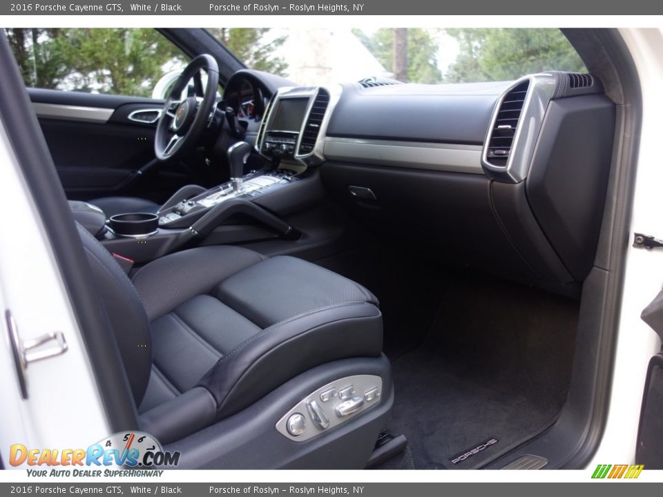2016 Porsche Cayenne GTS White / Black Photo #16