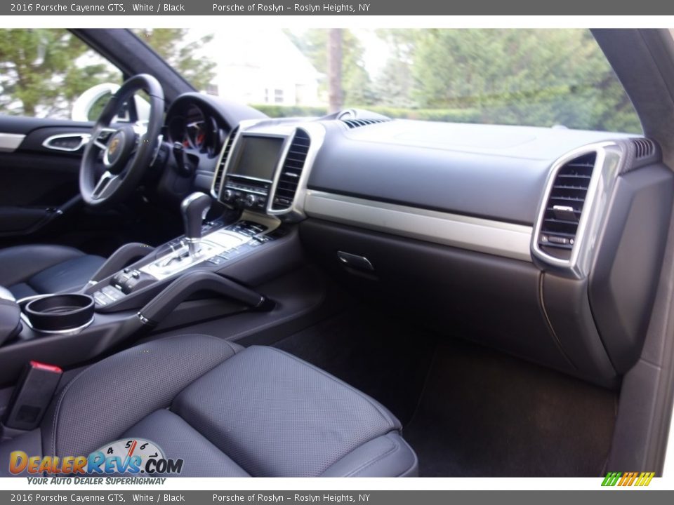 2016 Porsche Cayenne GTS White / Black Photo #17