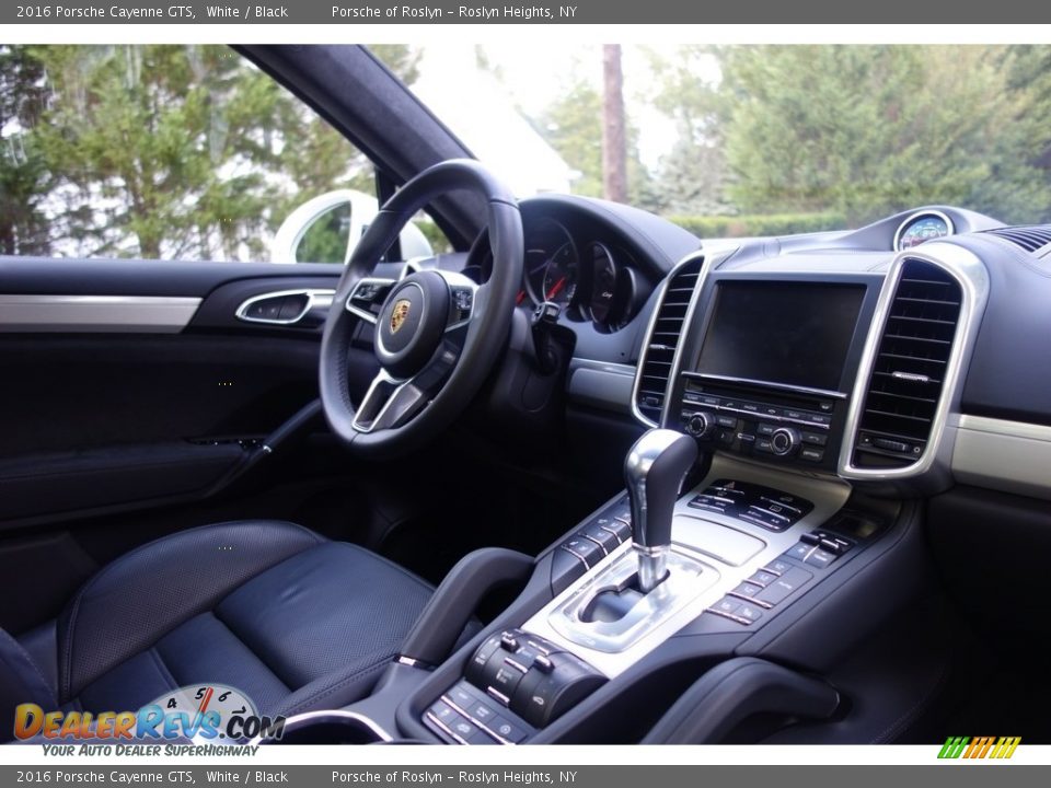 2016 Porsche Cayenne GTS White / Black Photo #19