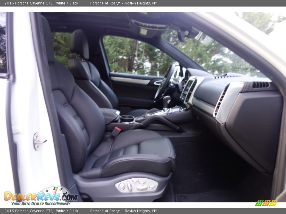 2016 Porsche Cayenne GTS White / Black Photo #20
