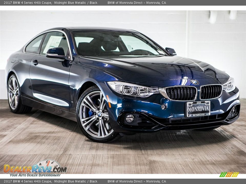 Front 3/4 View of 2017 BMW 4 Series 440i Coupe Photo #12