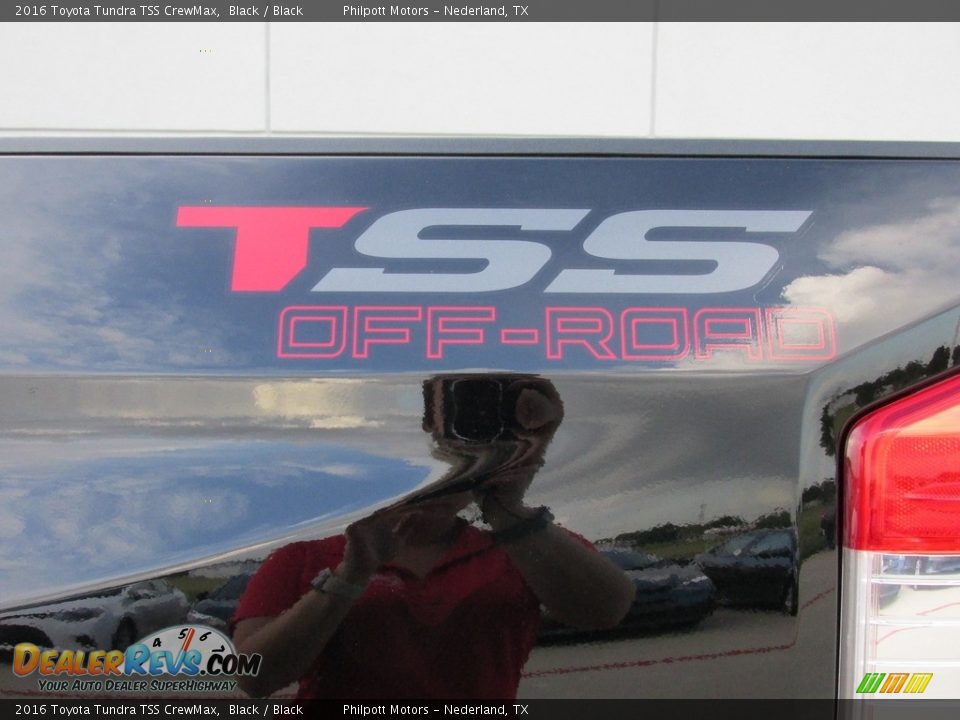 2016 Toyota Tundra TSS CrewMax Black / Black Photo #17
