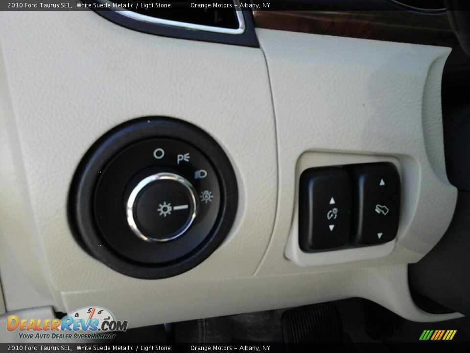 2010 Ford Taurus SEL White Suede Metallic / Light Stone Photo #13