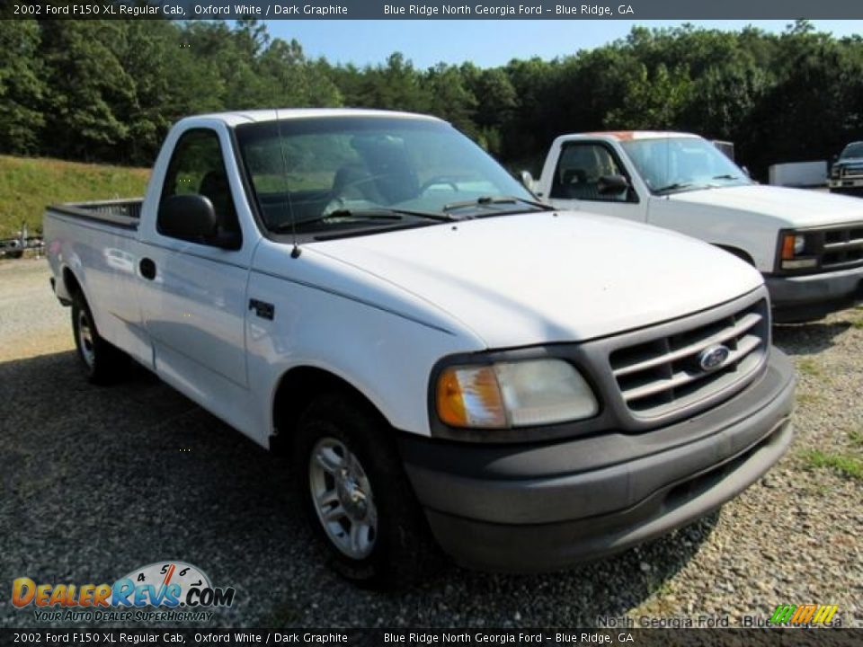 Front 3/4 View of 2002 Ford F150 XL Regular Cab Photo #2