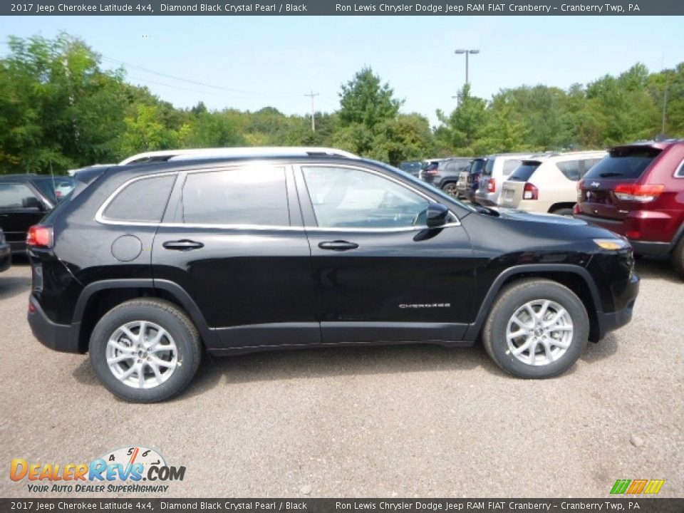 2017 Jeep Cherokee Latitude 4x4 Diamond Black Crystal Pearl / Black Photo #8