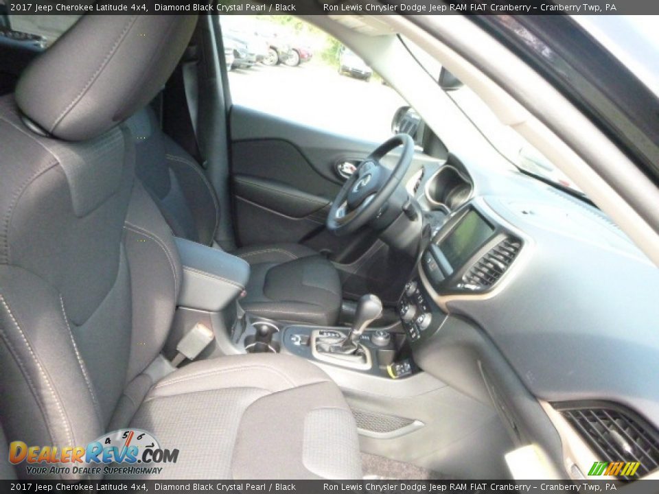 2017 Jeep Cherokee Latitude 4x4 Diamond Black Crystal Pearl / Black Photo #9
