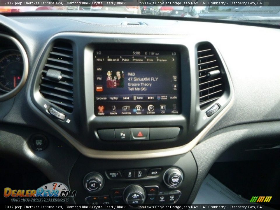 2017 Jeep Cherokee Latitude 4x4 Diamond Black Crystal Pearl / Black Photo #17