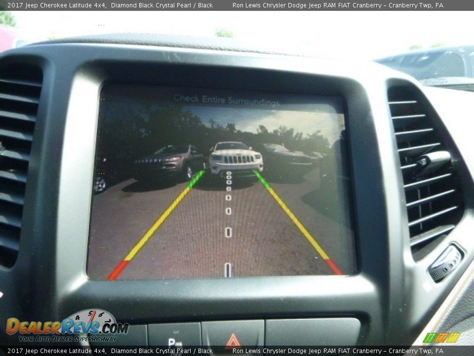 2017 Jeep Cherokee Latitude 4x4 Diamond Black Crystal Pearl / Black Photo #18