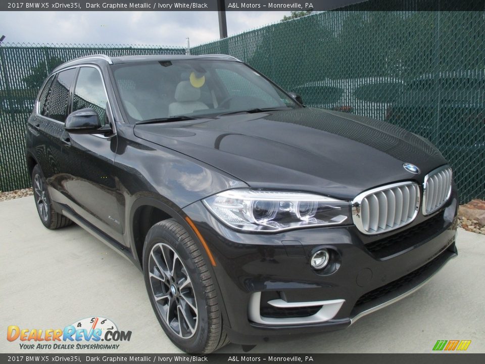Front 3/4 View of 2017 BMW X5 xDrive35i Photo #5