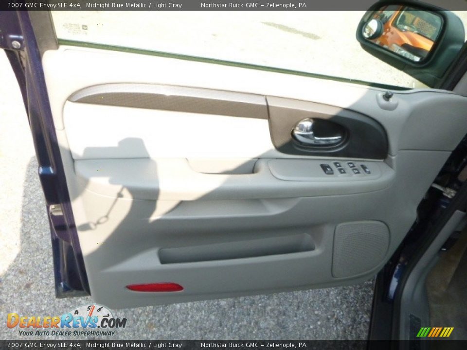 2007 GMC Envoy SLE 4x4 Midnight Blue Metallic / Light Gray Photo #18