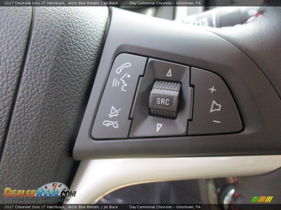 Controls of 2017 Chevrolet Sonic LT Hatchback Photo #17
