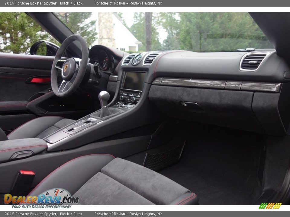 Dashboard of 2016 Porsche Boxster Spyder Photo #18