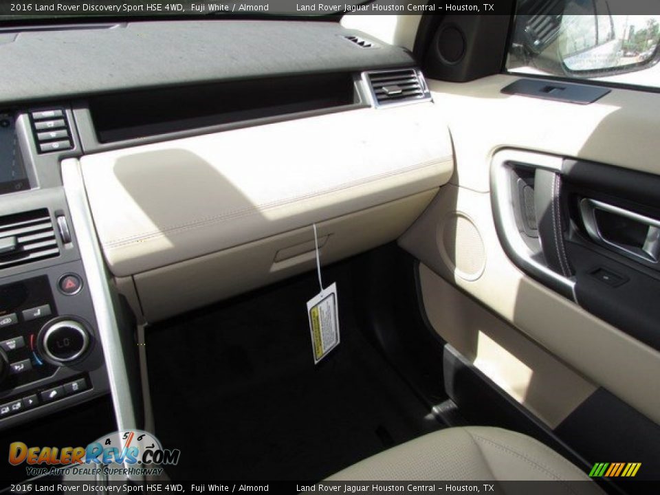 2016 Land Rover Discovery Sport HSE 4WD Fuji White / Almond Photo #14