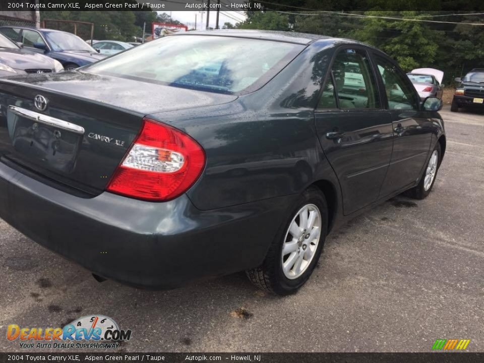 2004 Toyota Camry XLE Aspen Green Pearl / Taupe Photo #5