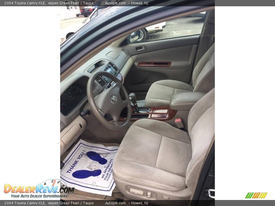 2004 Toyota Camry XLE Aspen Green Pearl / Taupe Photo #9