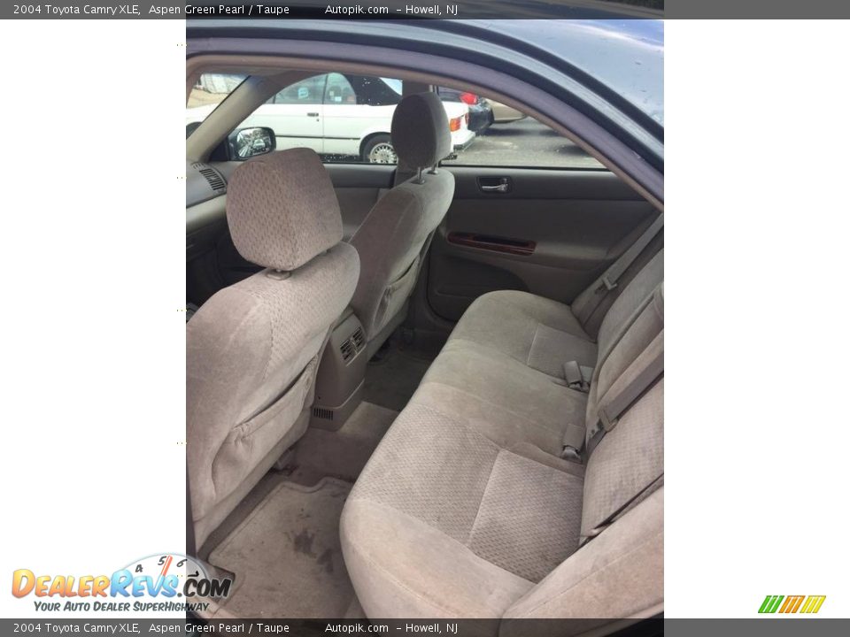 2004 Toyota Camry XLE Aspen Green Pearl / Taupe Photo #12