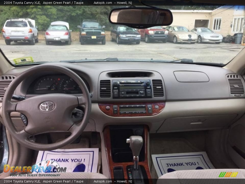 2004 Toyota Camry XLE Aspen Green Pearl / Taupe Photo #13