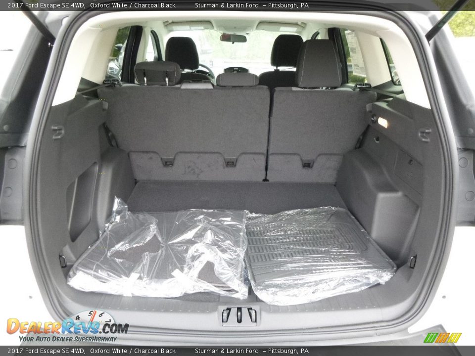 2017 Ford Escape SE 4WD Oxford White / Charcoal Black Photo #3