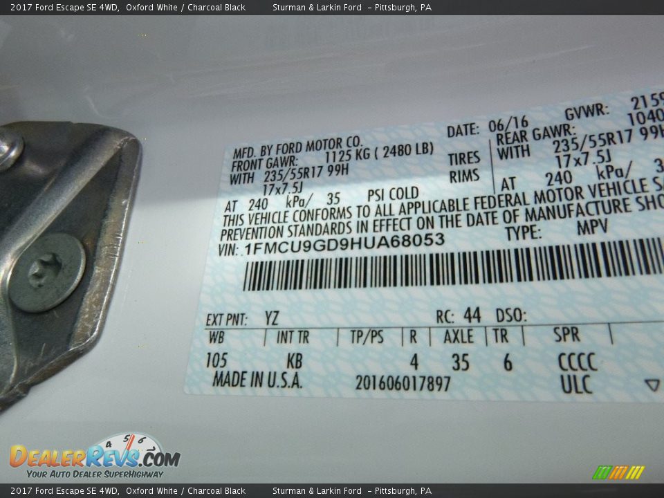 2017 Ford Escape SE 4WD Oxford White / Charcoal Black Photo #11
