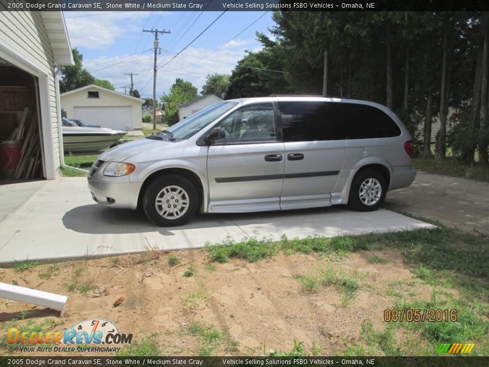 2005 Dodge Grand Caravan SE Stone White / Medium Slate Gray Photo #1