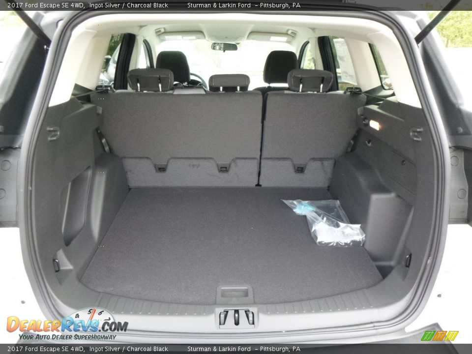 2017 Ford Escape SE 4WD Ingot Silver / Charcoal Black Photo #3
