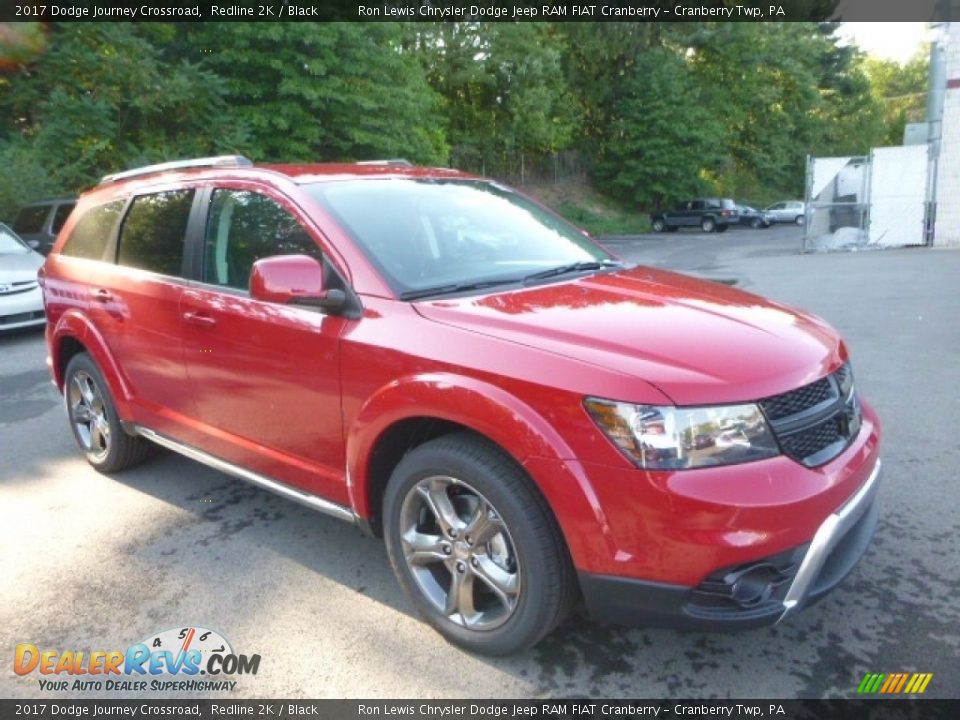 Front 3/4 View of 2017 Dodge Journey Crossroad Photo #12