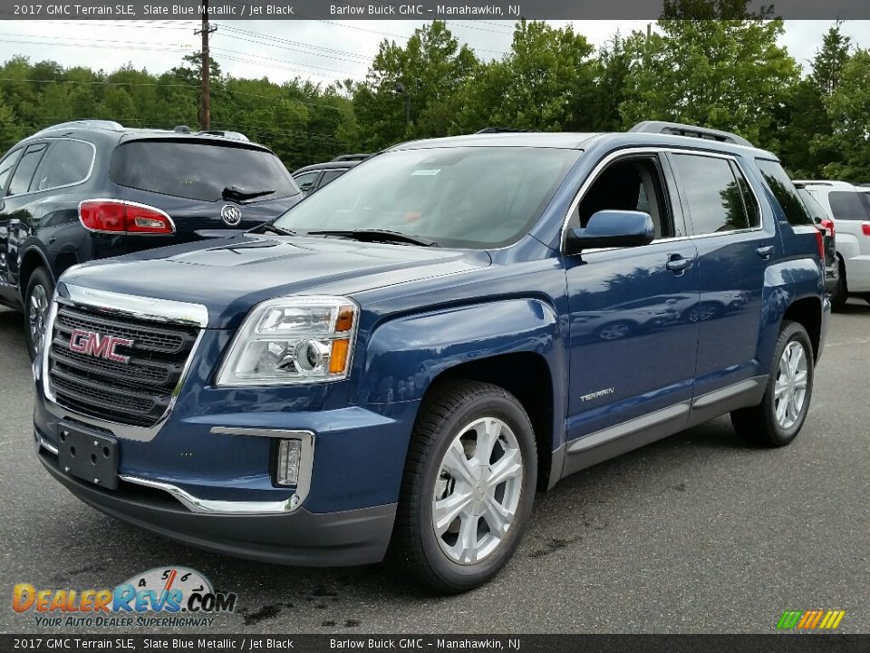 Front 3/4 View of 2017 GMC Terrain SLE Photo #1