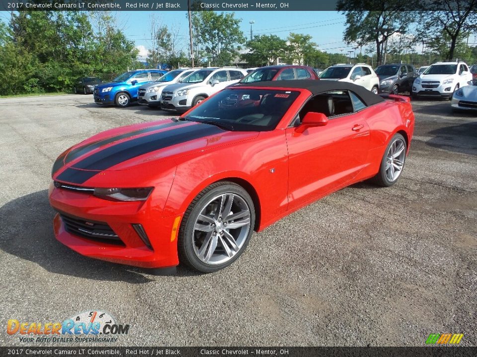 Front 3/4 View of 2017 Chevrolet Camaro LT Convertible Photo #1