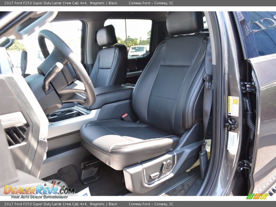Front Seat of 2017 Ford F250 Super Duty Lariat Crew Cab 4x4 Photo #21