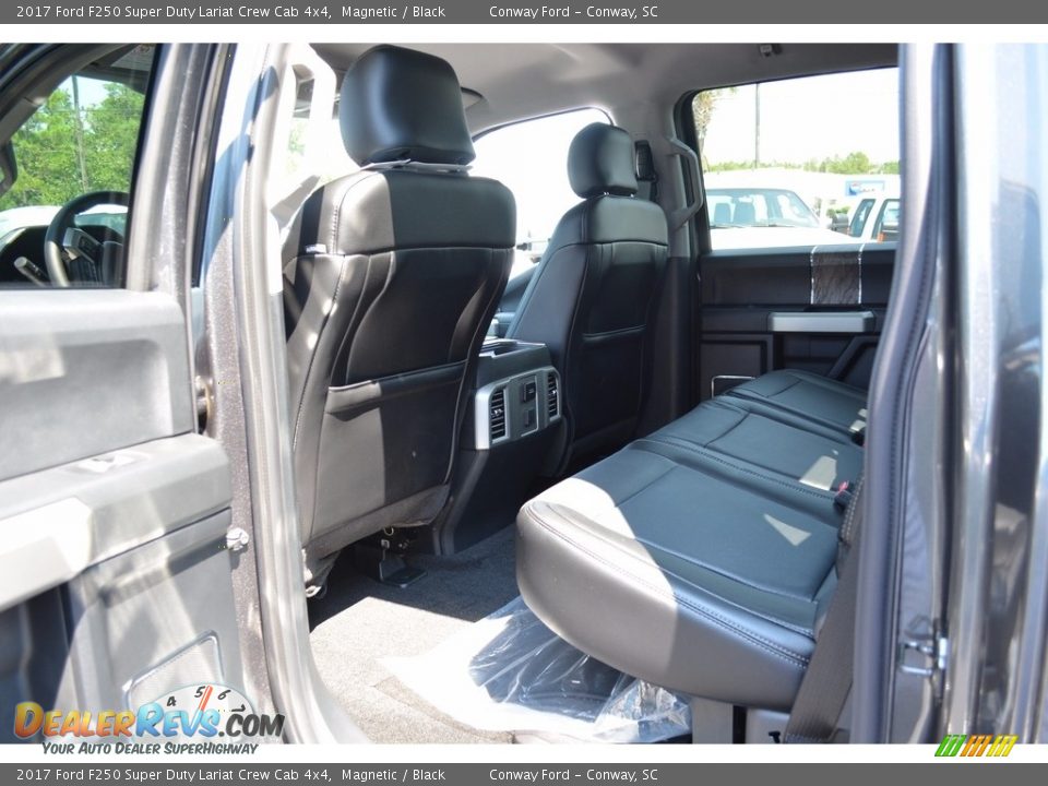 Rear Seat of 2017 Ford F250 Super Duty Lariat Crew Cab 4x4 Photo #24