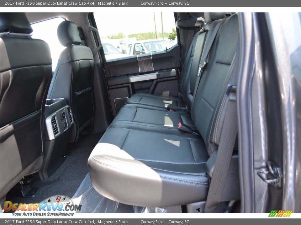 Rear Seat of 2017 Ford F250 Super Duty Lariat Crew Cab 4x4 Photo #25
