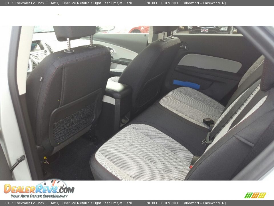 2017 Chevrolet Equinox LT AWD Silver Ice Metallic / Light Titanium/Jet Black Photo #8