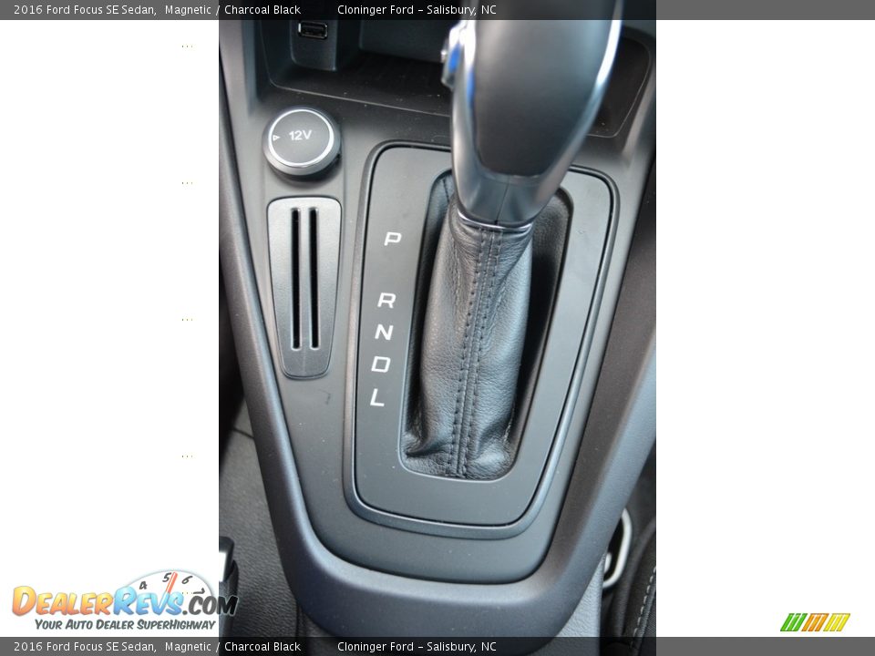 2016 Ford Focus SE Sedan Magnetic / Charcoal Black Photo #14