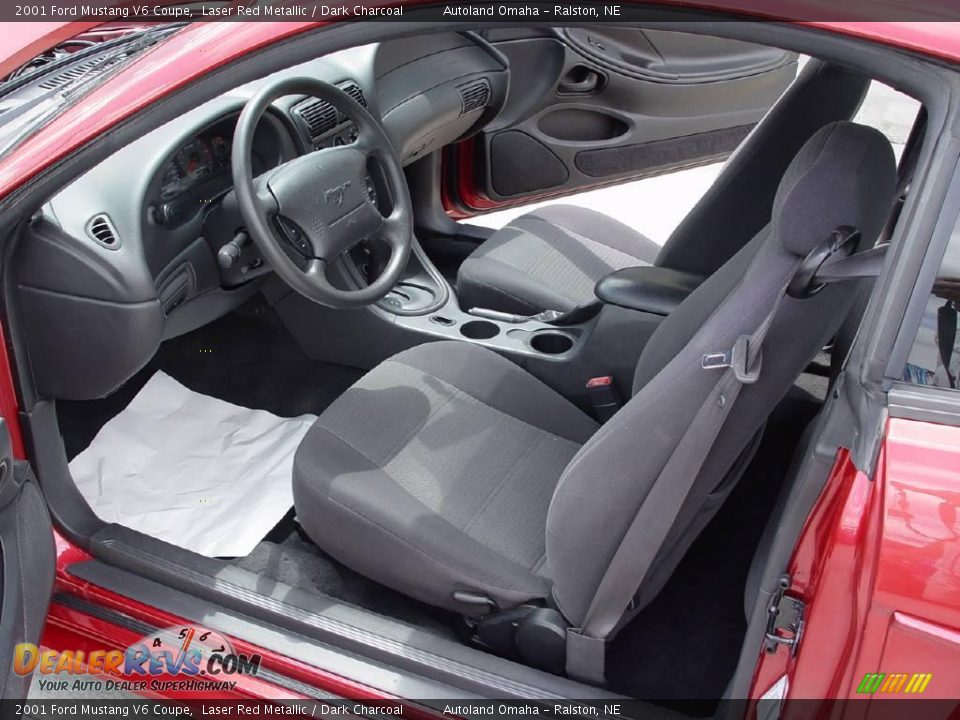 2001 Ford Mustang V6 Coupe Laser Red Metallic / Dark Charcoal Photo #12