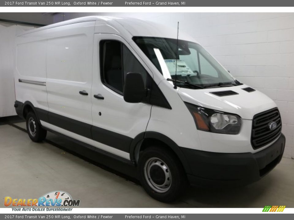 Front 3/4 View of 2017 Ford Transit Van 250 MR Long Photo #8