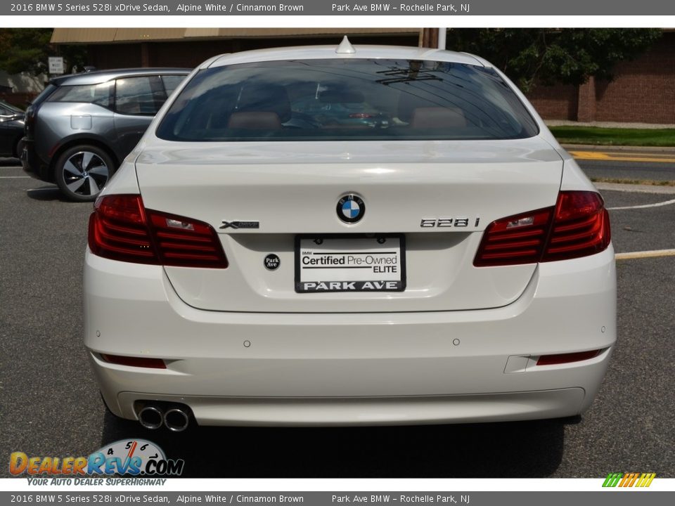 2016 BMW 5 Series 528i xDrive Sedan Alpine White / Cinnamon Brown Photo #4