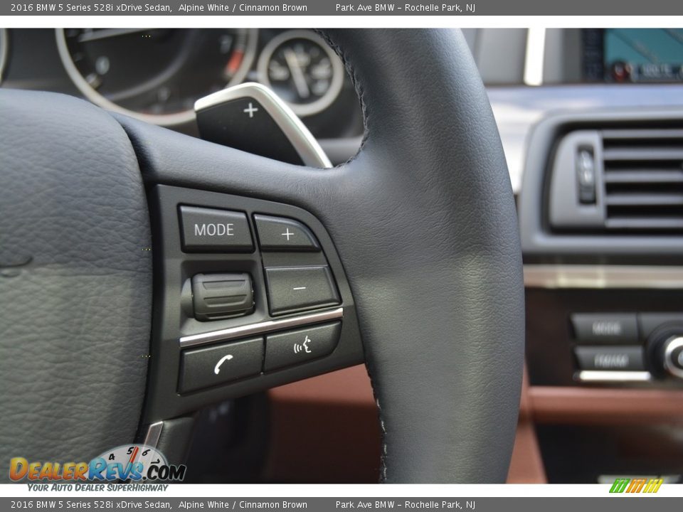 2016 BMW 5 Series 528i xDrive Sedan Alpine White / Cinnamon Brown Photo #19