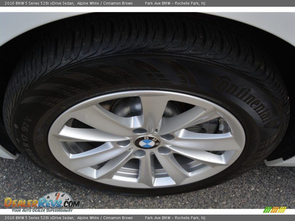 2016 BMW 5 Series 528i xDrive Sedan Alpine White / Cinnamon Brown Photo #32